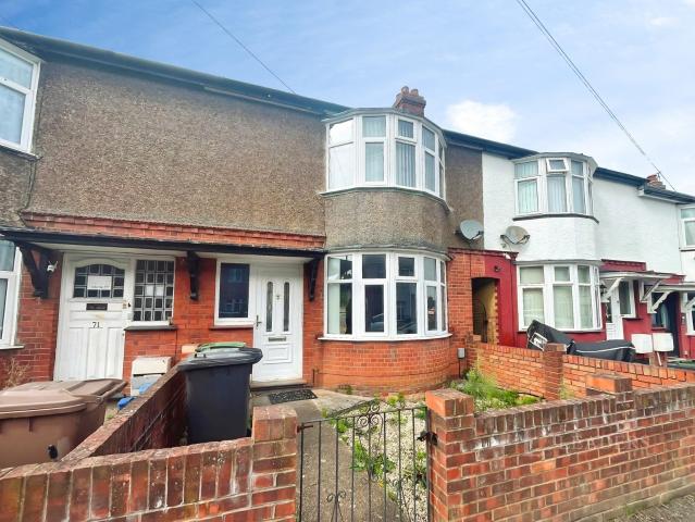 House to rent in Gardenia Avenue, Luton, Bedfordshire, LU3 | Leaders