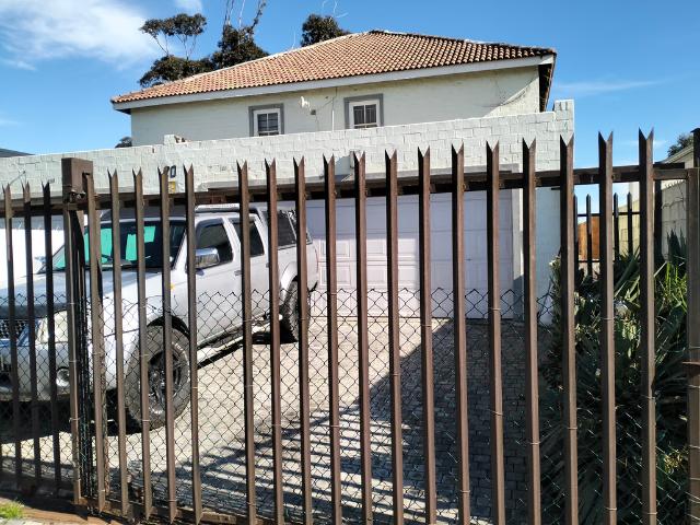 House to rent in Gordons Bay Fairview Golf Estate