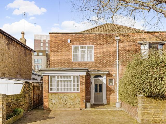 house to rent in Grange Road, Kingston Upon Thames, Surrey, KT1
