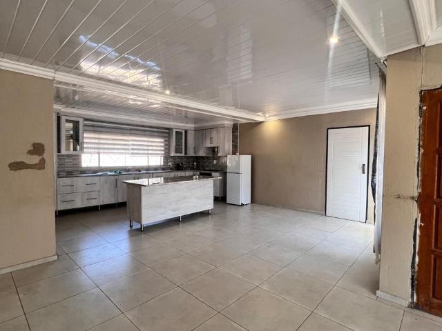 House To Rent in Ivy Park
