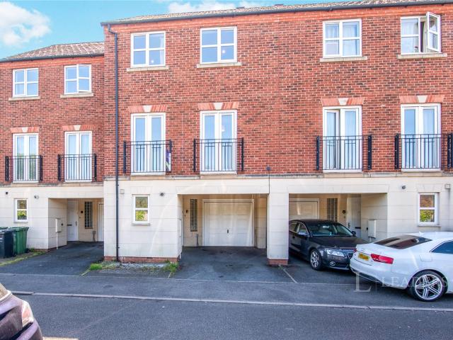 House to rent in Ingles Drive, Worcester, Worcestershire, WR2 | Leaders
