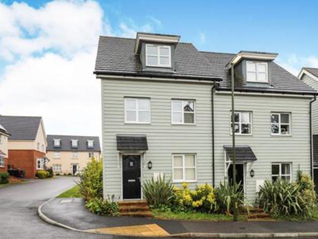 House to rent in Larkspur Drive, Burgess Hill, RH15 | Leaders