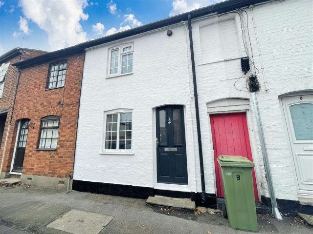 House to rent in Priory Street, Newport Pagnell, Buckinghamshire, MK16 | Leaders
