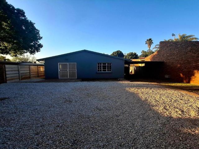 House to rent in Rayton