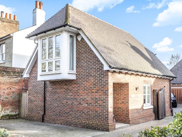 house to rent in Rectory Place, Hawkwood Lane, Chislehurst, BR7