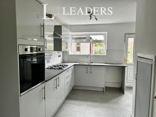 House to rent in Redhurst Drive, Wolverhampton, WV10 | Leaders