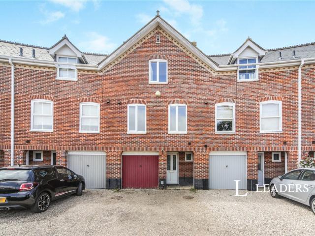 House to rent in Snowdrop Close, Bury St. Edmunds, Suffolk, IP32 | Leaders