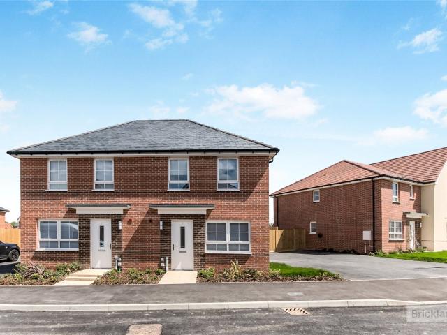 House to rent in Tangmere Road, Hailsham, East Sussex, BN27 | Leaders