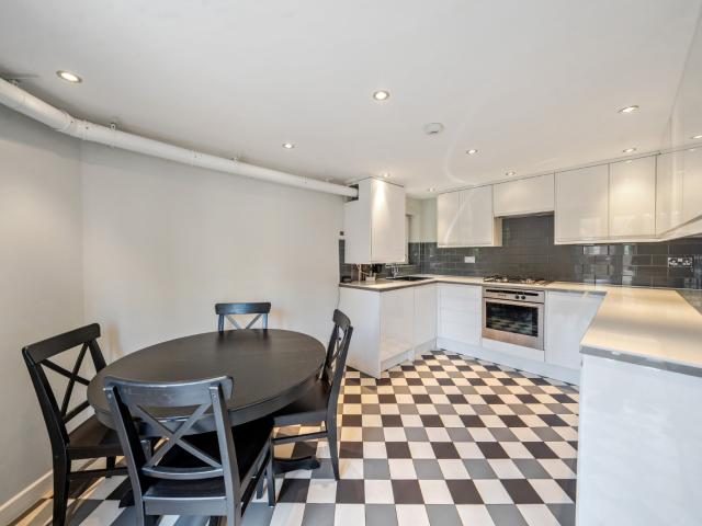 house to rent in Trafalgar Close, London, SE16