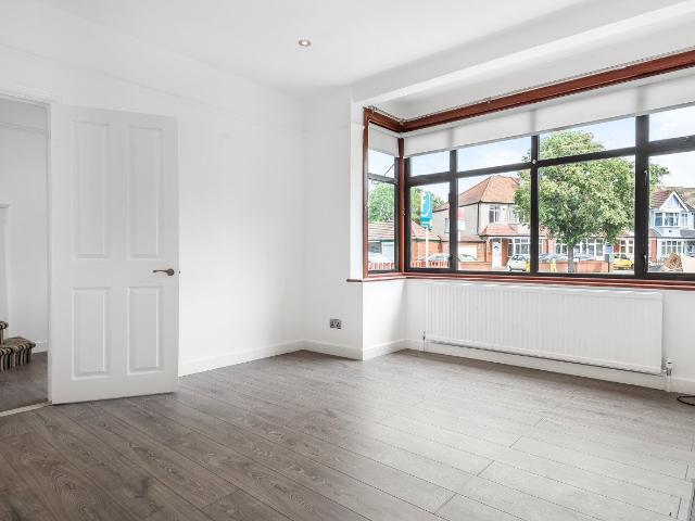 house to rent in Westway, London, SW20