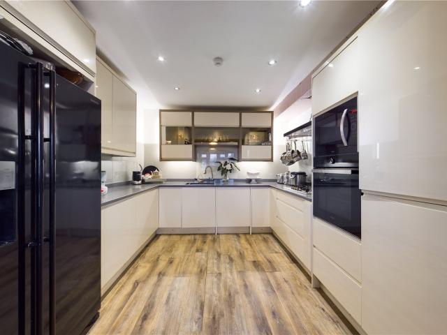 house to rent in Wimborne Avenue, Redhill