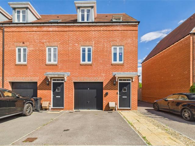 House to Rent in Wokingham Bremner Way WOL260107