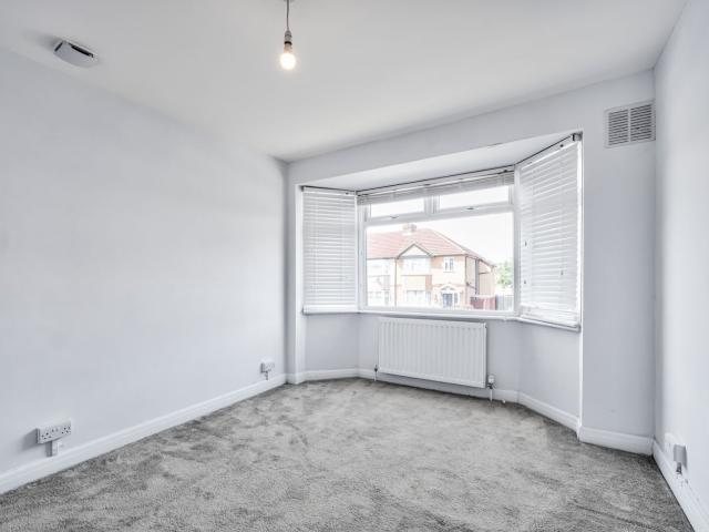 house to rent in Woodcroft Crescent, Uxbridge, UB10