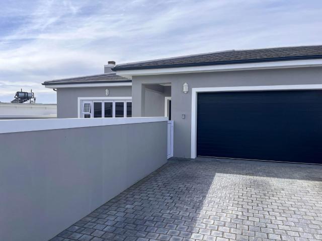 House to rent in Yzerfontein