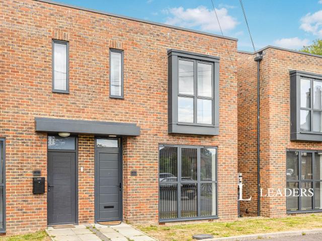 House to rent in York Court, London Road, Sayers Common, Hassocks, BN6 | Leaders