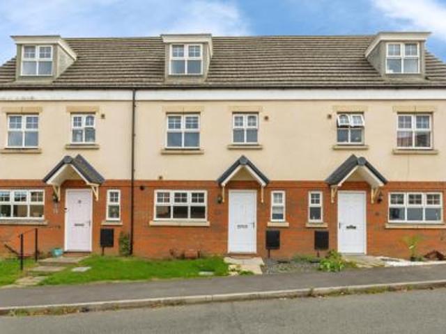 House to rent in York Way, Northampton, Northamptonshire, NN5 | Leaders