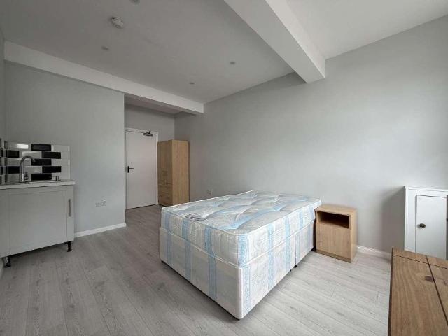 House of multiple occupation to rent