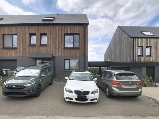 House to rent: 7180 Seneffe on Realo
