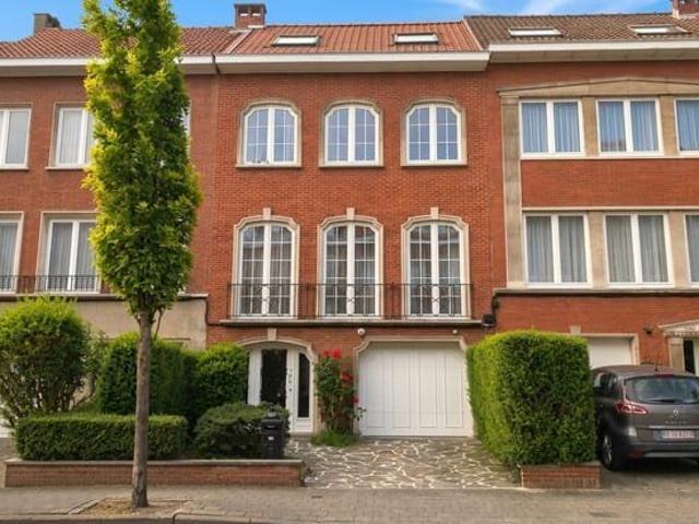 House Tomberg 3 bed. + office & south facing garden