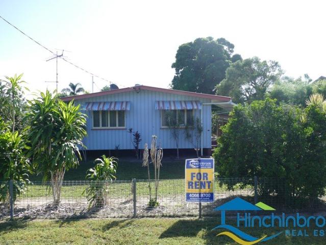 House Two 2 bedrooms, One 1 Bathroom, Carport & Air conditioned