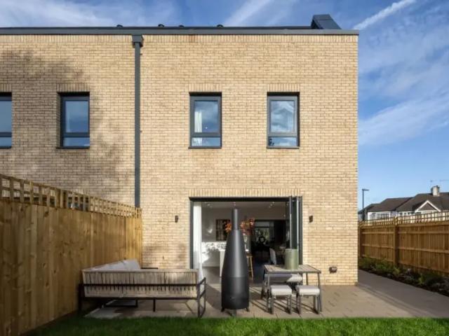 House Twickenham London 102665250