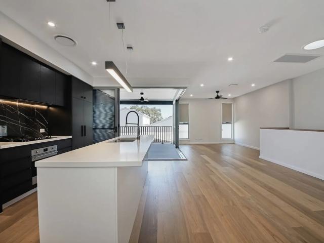house Unit 10/6 Stirrat Street, Coorparoo