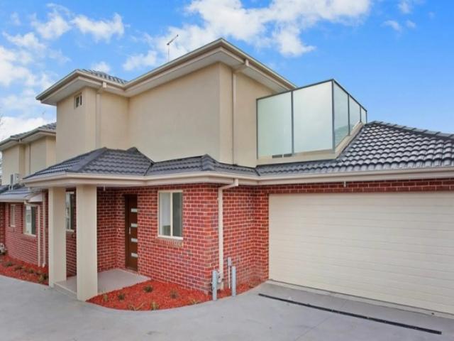 house Unit 2/7 Wilana Street, Ringwood