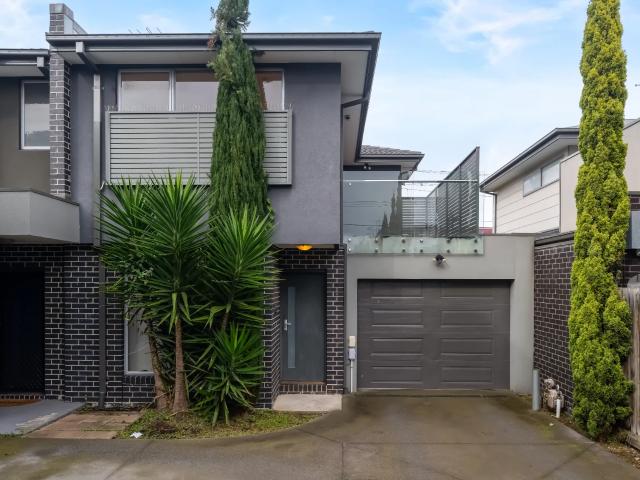 house Unit 4/31 Sandown Road, Ascot Vale