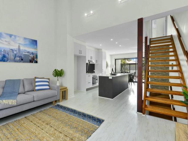 house Unit 5/255 Cavendish Road, Coorparoo