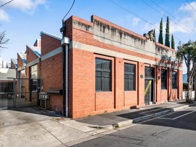 house Unit 6/121 123 Yarra Street, Abbotsford