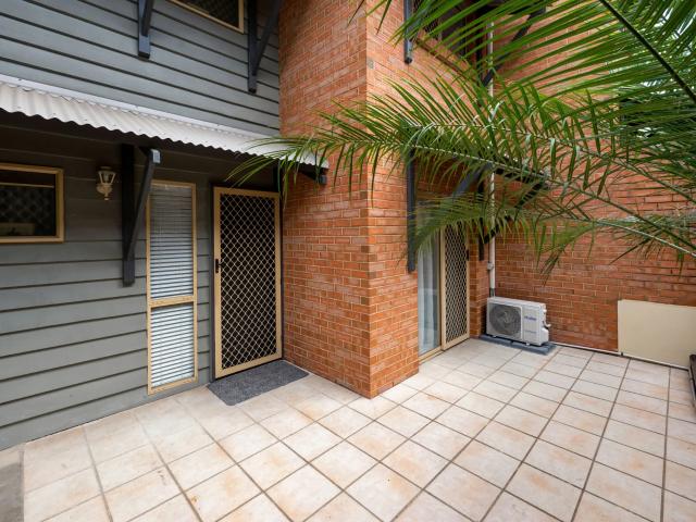house Unit 8/10 Beaconsfield Street, Highgate Hill