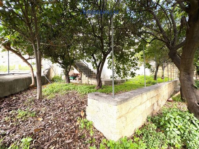 House&Villas Real Estate propone in vendita nel cuore del su. 246m² Noto