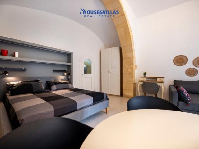 House&Villas Real Estate propone in vendita caratteristico D. 55m² Noto