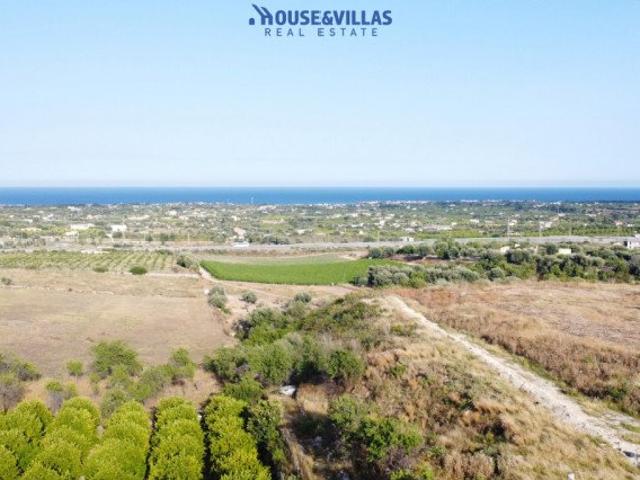 House&Villas Real Estate propone in vendita terreno caseggia. 60m² Avola