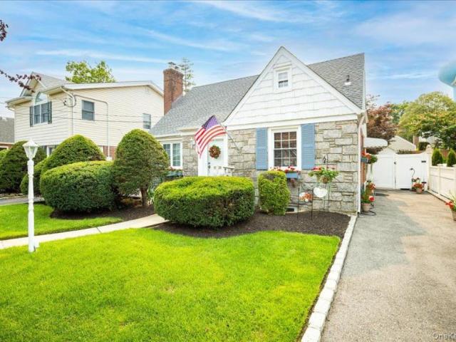 house West Hempstead NY ES104322457