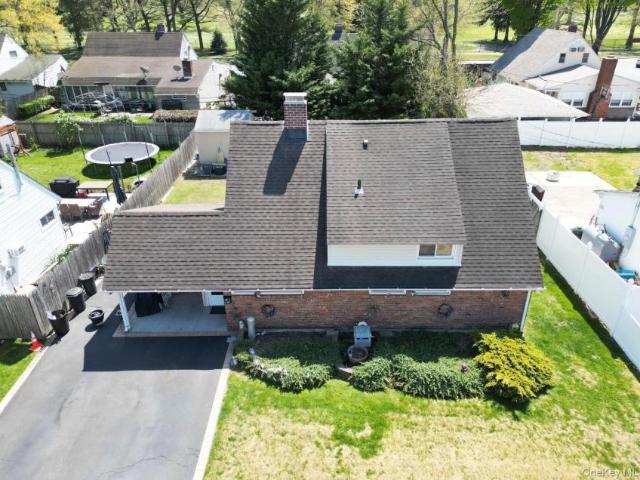 house Westbury NY DLS102244170
