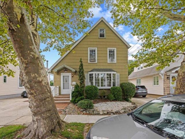 house Williston Park NY DLS104957358
