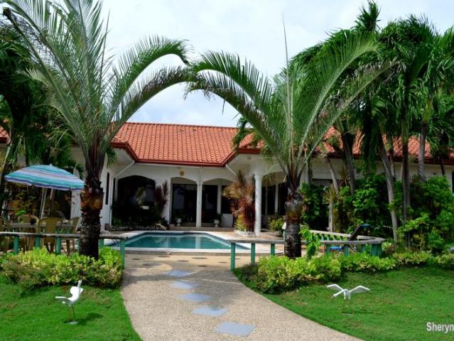 House with Beach and Pool for Sale in Carmen Cebu