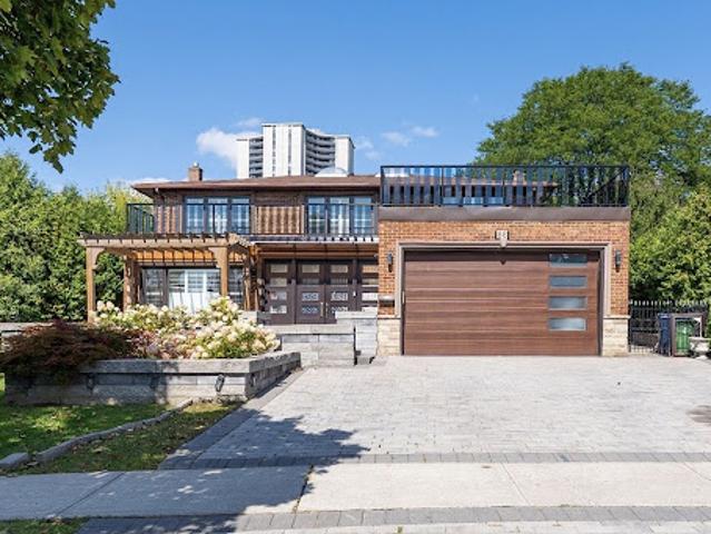 House with pool and garden
