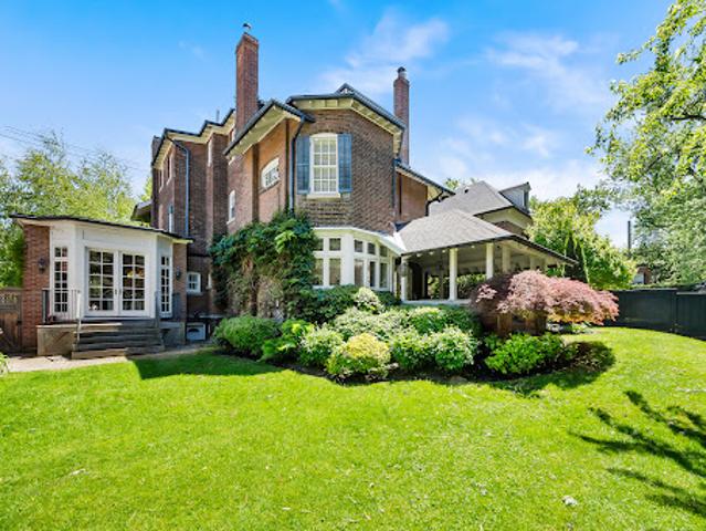 House with garden