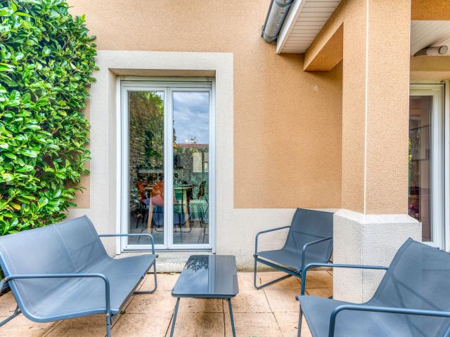 House with garden 10 minutes from Lyon. | Ideal for Mobility & Professional Stays