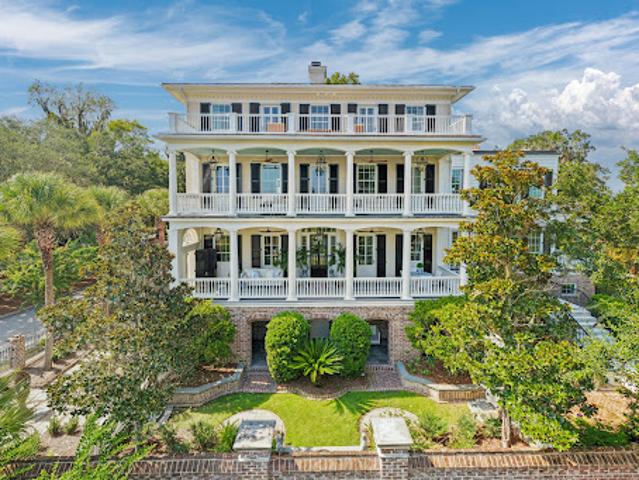 House with garden and terrace