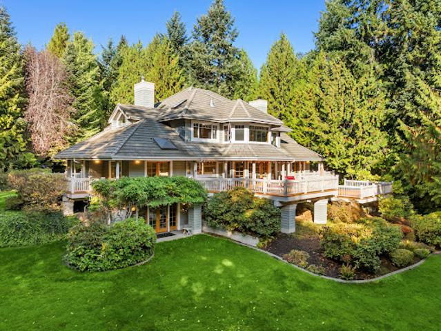 House with garden and terrace