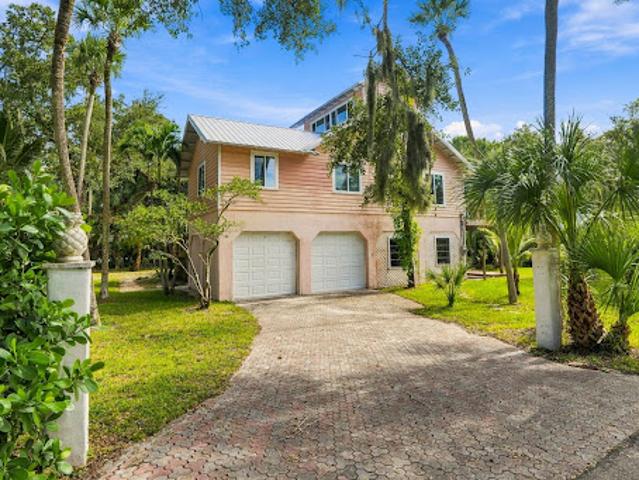 House with garden and terrace