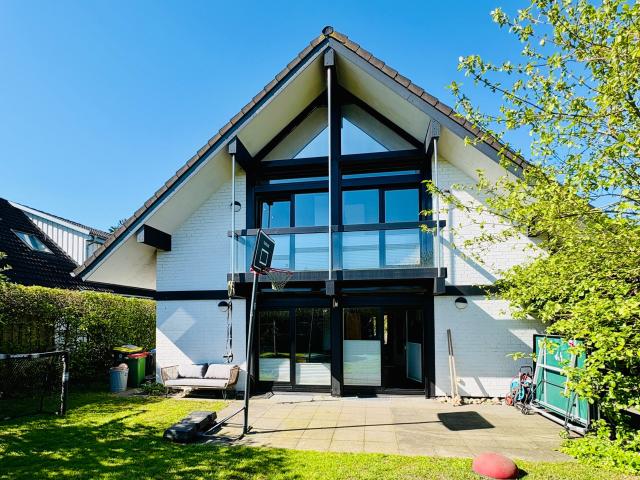 House with garden – in a villa district & centrally located