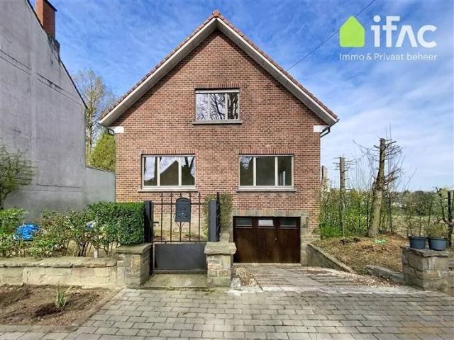 House with large garden near the Sonian Forest