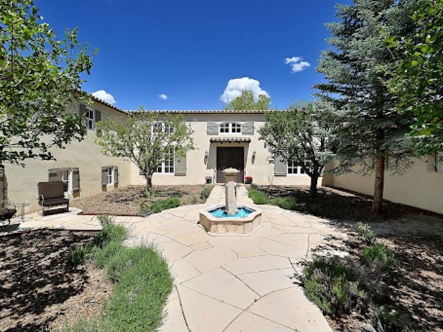 House with pool and garden