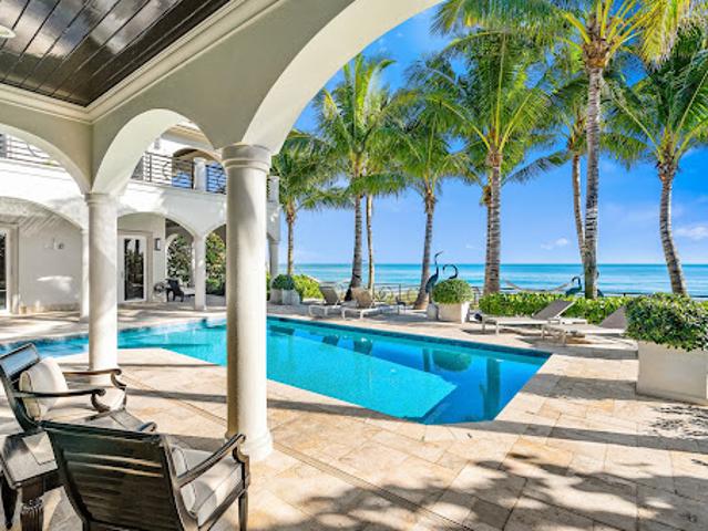 Seaside house with pool and terrace