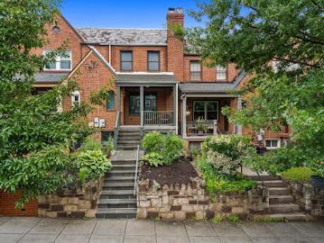 House with terrace