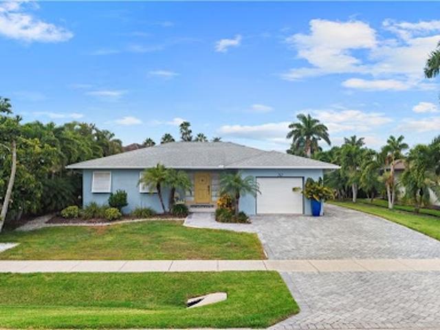 House with pool and garden